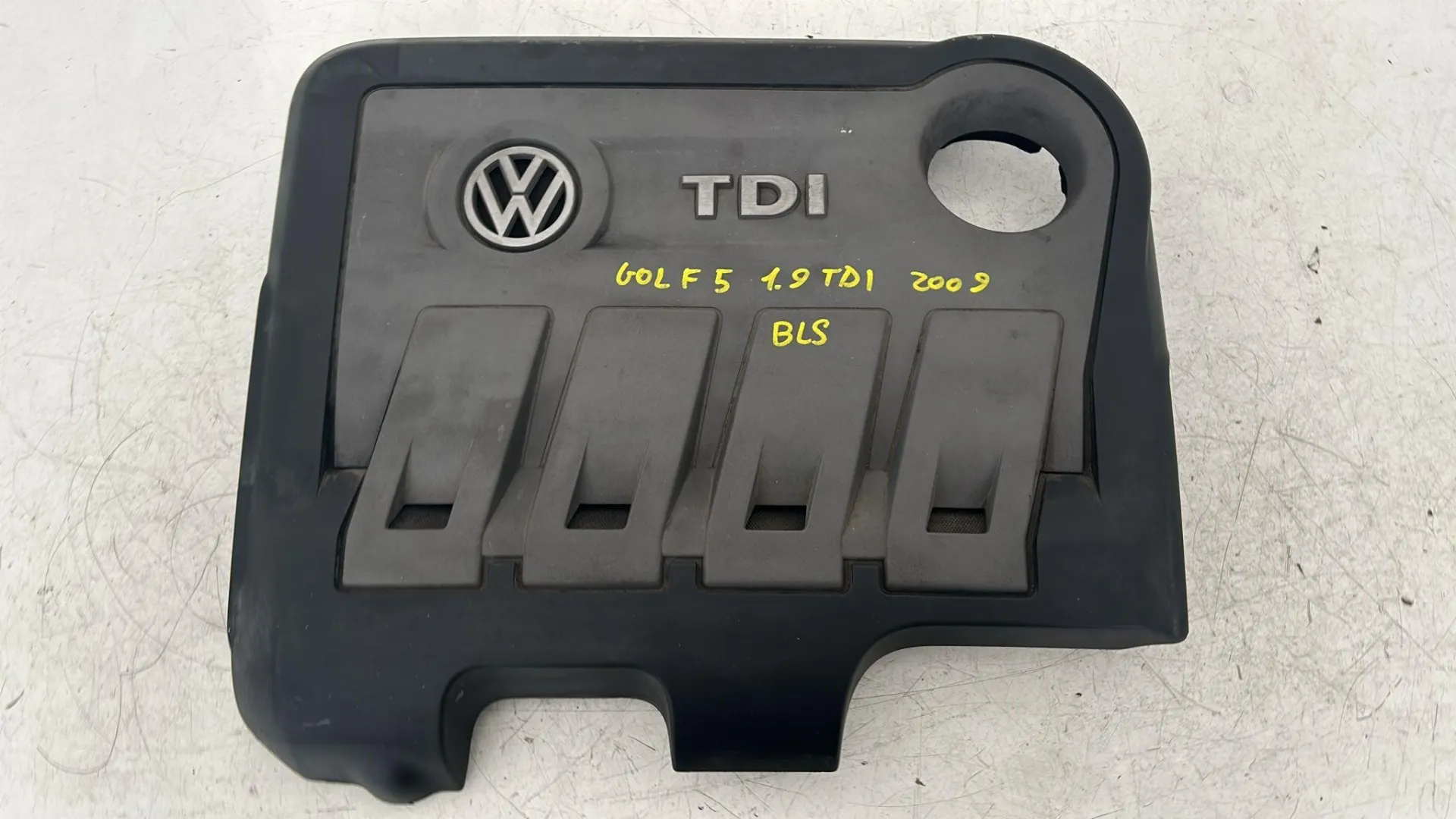 COPRIMOTORE con codice 03L103925AA da VOLKSWAGEN Golf 5 Berlina Diesel 1900 (03>08)