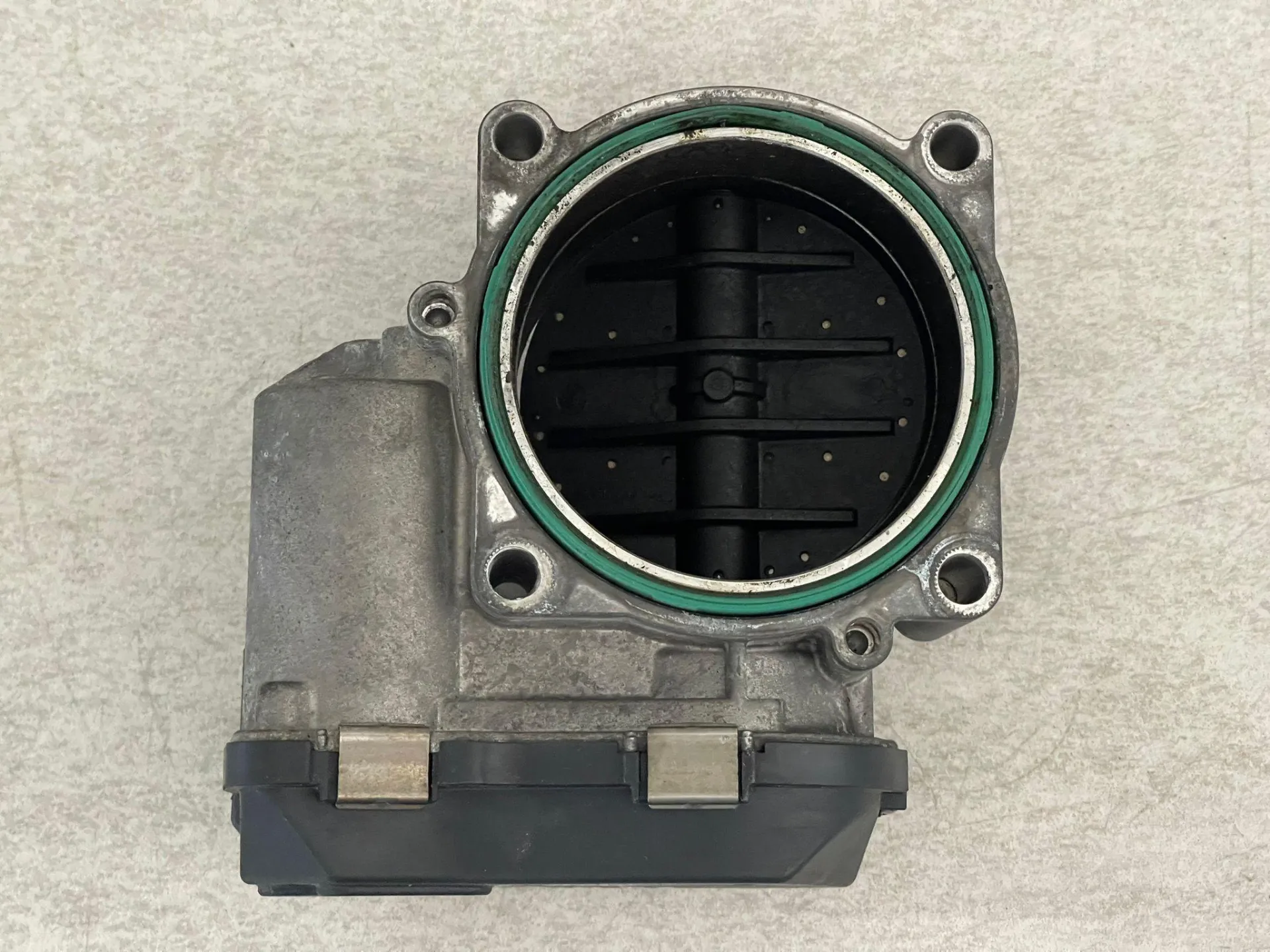 CORPO FARFALLATO con codice 75561180-01 da BMW Serie 3 E90 Berlina Benzina 3000 (05>08)