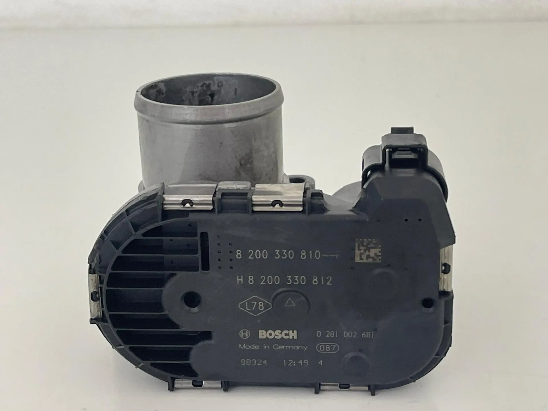 CORPO FARFALLATO con codice 8200330810 da NISSAN Qashqai 2° Serie con codice motore M9R/M9R Diesel 2000 (10>13)