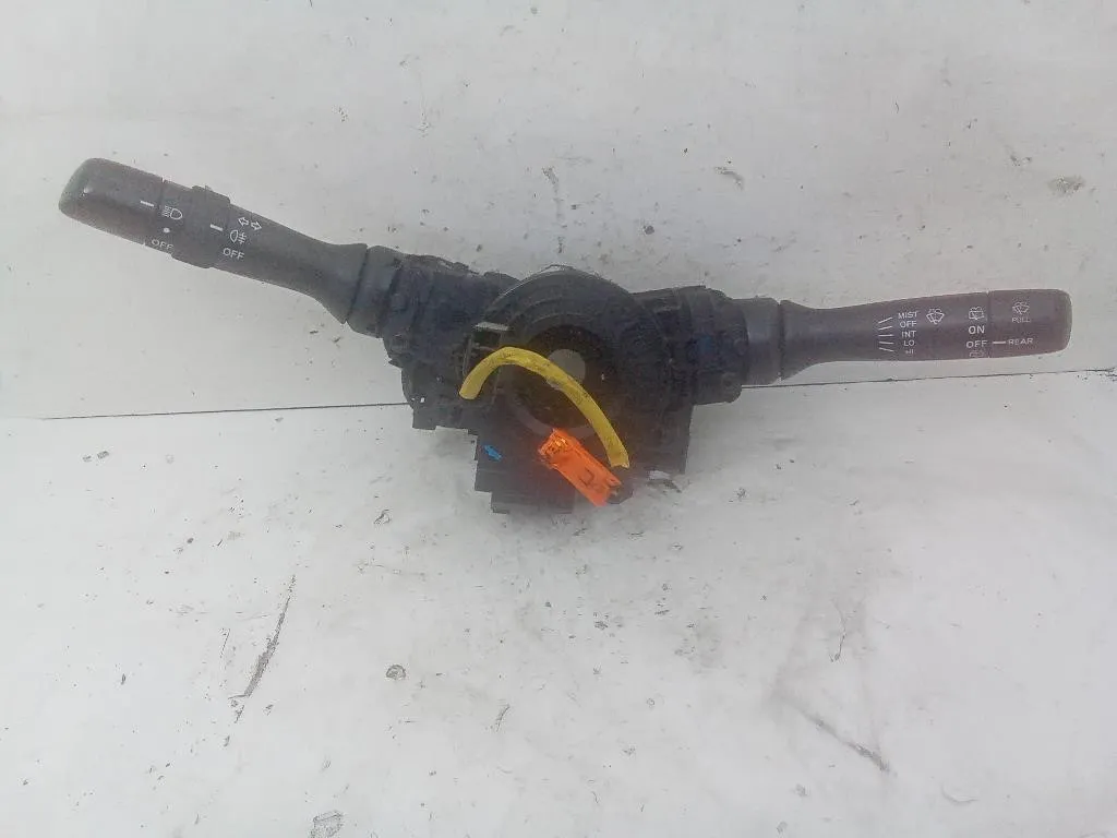 DEVIOLUCI con codice 0D090-17F143 da TOYOTA Yaris Serie (05>08)