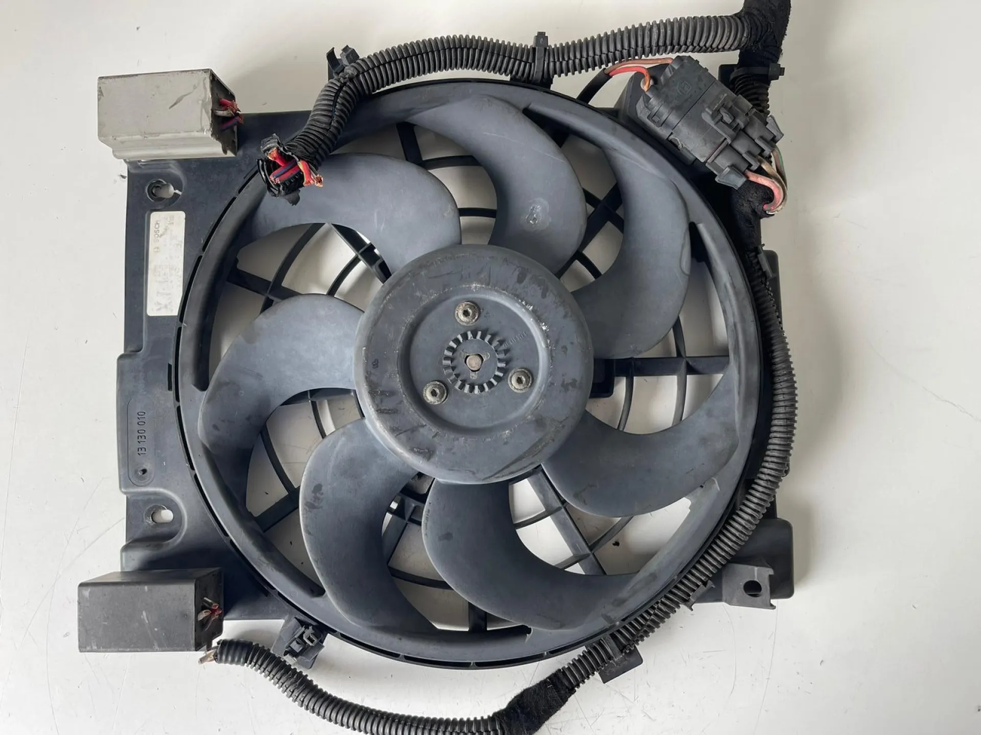 ELETTROVENTOLA con codice O130303302 da OPEL Astra H Berlina Diesel 1700 (04>07)