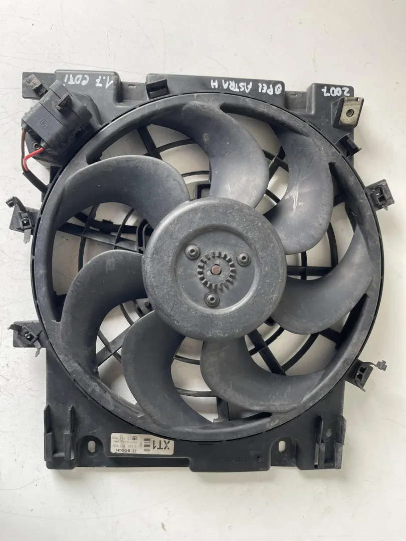 ELETTROVENTOLA con codice 0130303302 da OPEL Astra H Berlina 2° serie Diesel 1700 (07>)