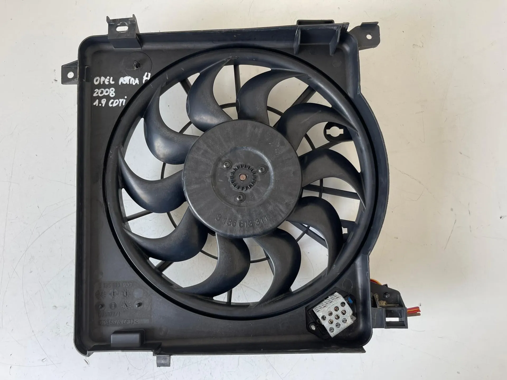 ELETTROVENTOLA con codice 0130303304 da OPEL Astra H Berlina 2° serie Diesel 1900 (07>)