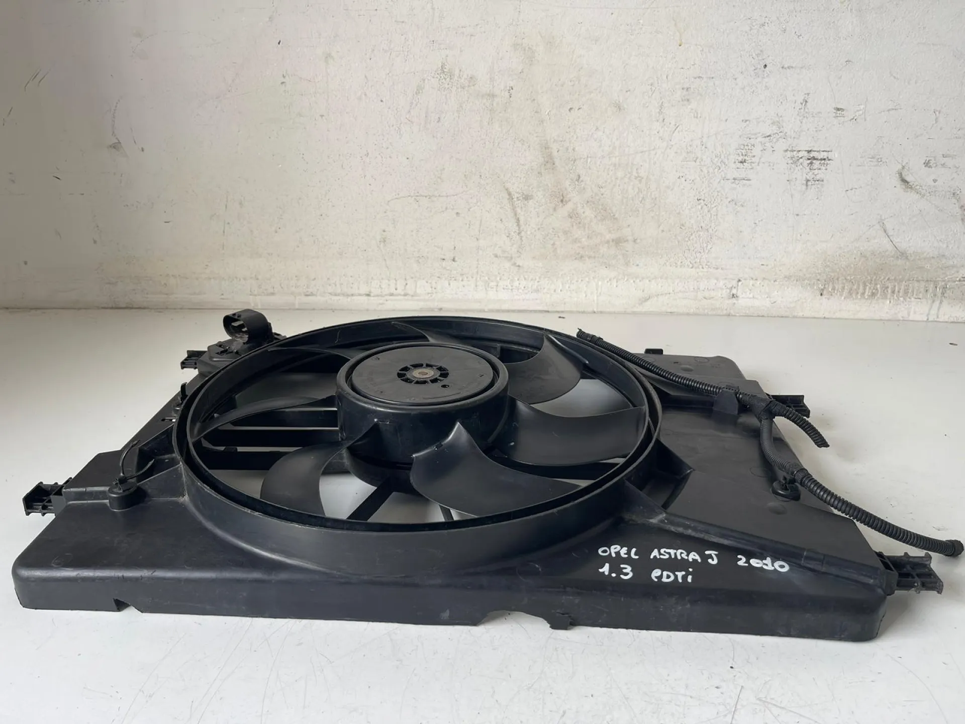 ELETTROVENTOLA con codice 52420908 da OPEL Astra J Diesel 1300 (09>)