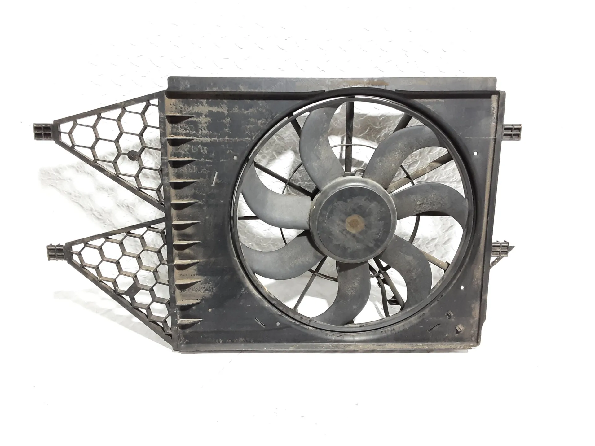 ELETTROVENTOLA con codice 6R0121207A da SEAT Ibiza Serie Diesel 1598 (08>12)