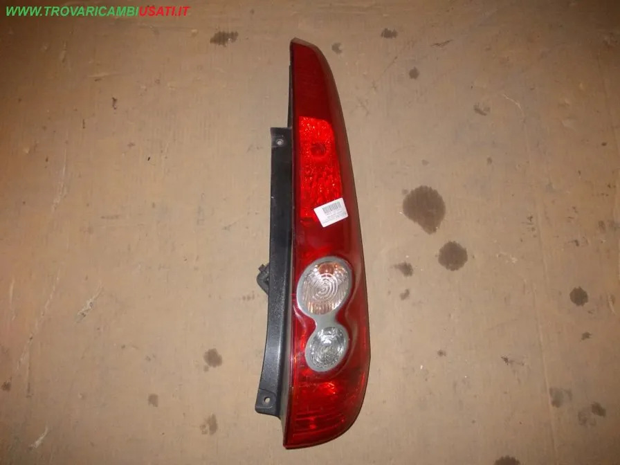 FANALE POST.D. FORD FIESTA (CBK)