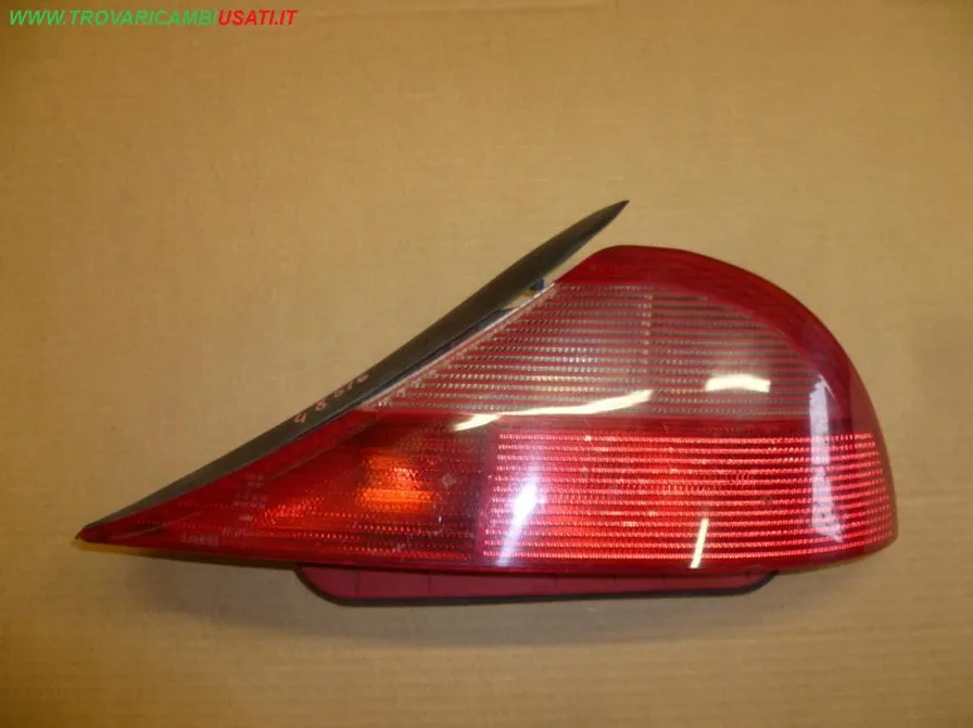 FANALE POST.D. LANCIA Y (840-SU/TA) (lis.)