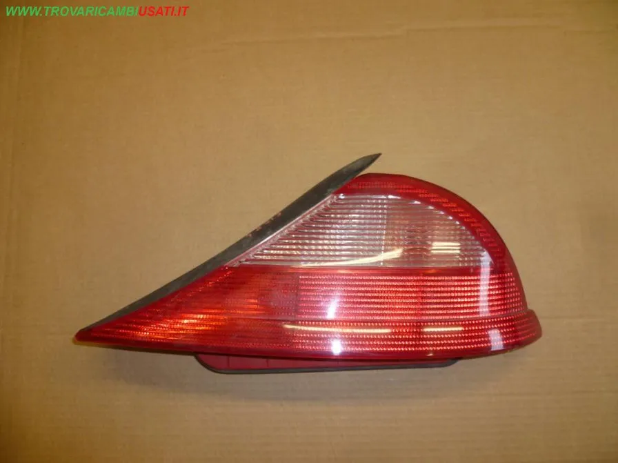 FANALE POST.D. LANCIA Y (840-SU/TA) (sc.st)
