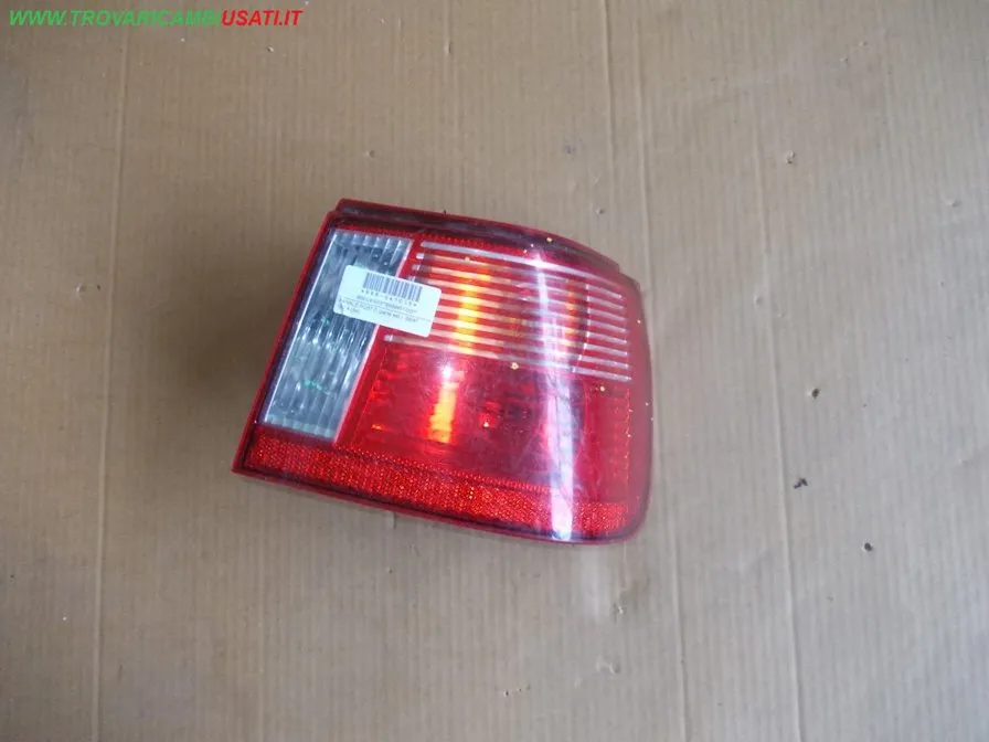 FANALE POST.D.(parte est.) SEAT IBIZA (6K) SEAT - CORDOBA - 1999 > 2002 CODICE/I: 999-U41015 OE 6K6945112G