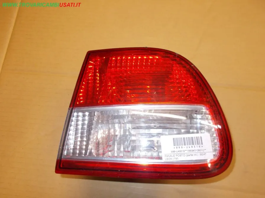FANALE POST.D.(parte int.) SEAT LEON (1M)