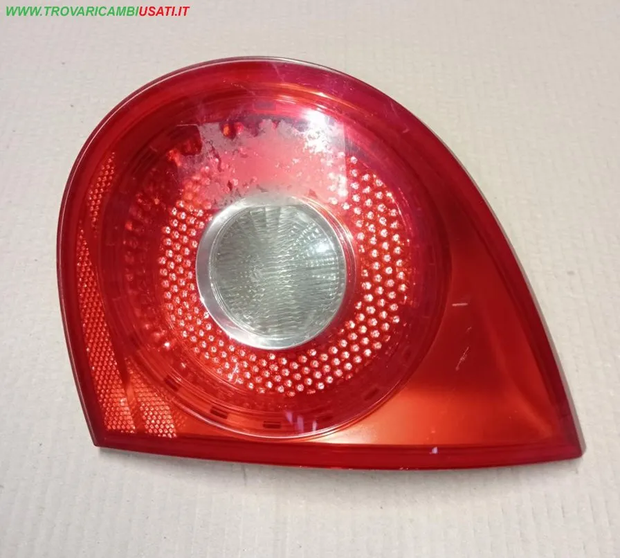 FANALE POST.D.(parte int.) VOLKSWAGEN GOLF (1K)