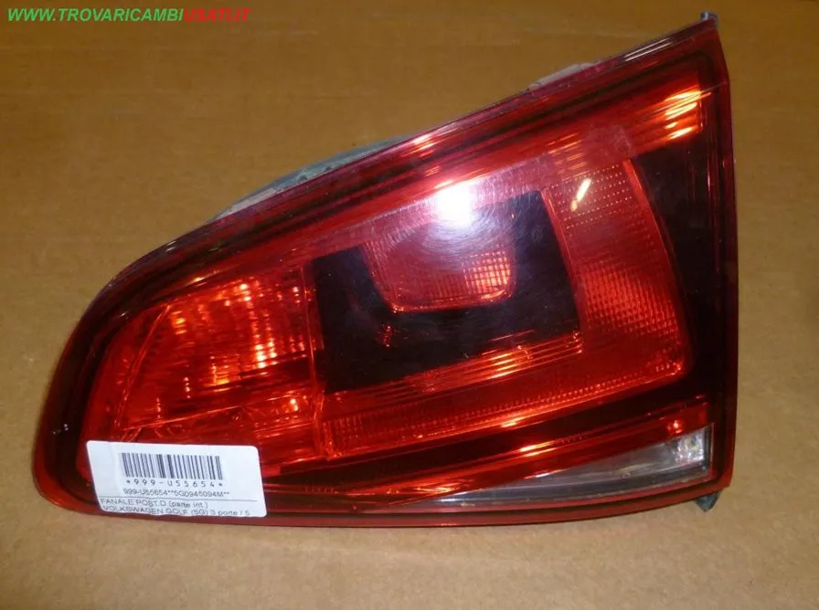 FANALE POST.D.(parte int.) VOLKSWAGEN GOLF 5G0945094P (5G) 3 porte / 5 porte