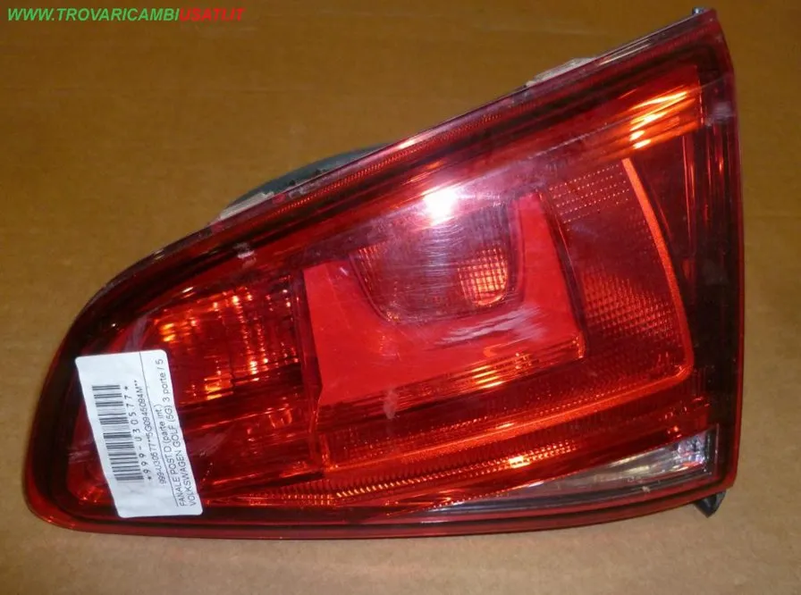 FANALE POST.D.(parte int.) VOLKSWAGEN GOLF 5G0945094AC (5G) 3 porte / 5 porte