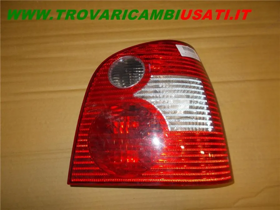 FANALE POST.D. ROSSO BIANCO VOLKSWAGEN POLO (9N)