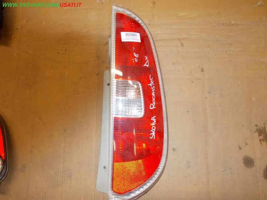 FANALE POST.D. SKODA ROOMSTER (5J)