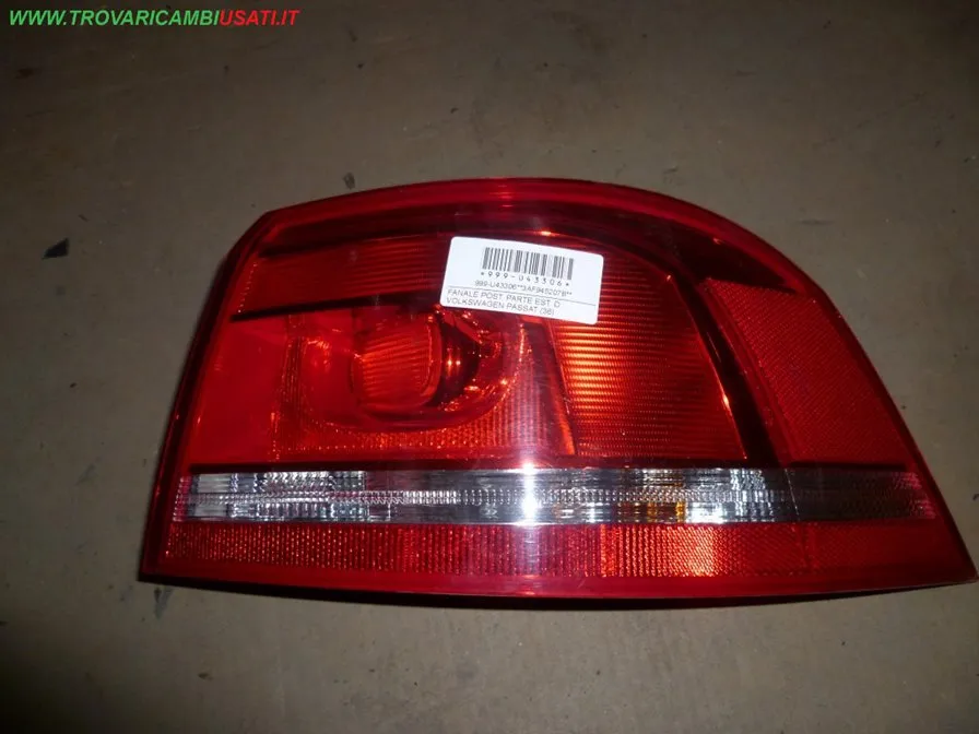 FANALE POST. PARTE EST. D. VOLKSWAGEN PASSAT (36)