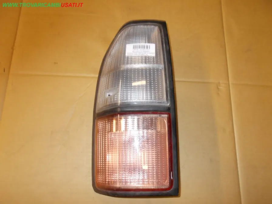 FANALE POST. PARTE EST. S. BIANCO TOYOTA LAND CRUISER 100 (UZJ100/HDJ100)