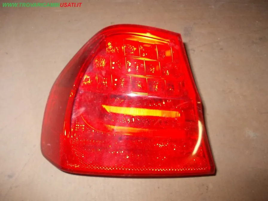 FANALE POST. PARTE EST. S. CON LUCE A LED ROSSA MOD. AMERICA BMW Serie 3 E90 4 porte