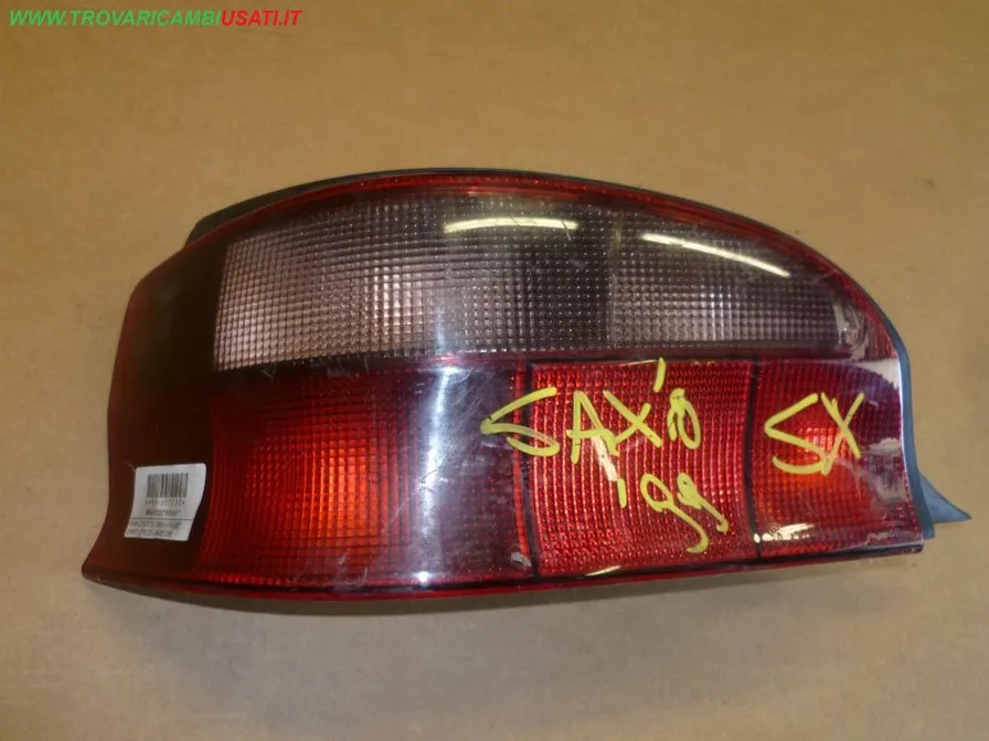 FANALE POST.S.(7665->) FUME' CHIARO CITROEN SAXO (S8)