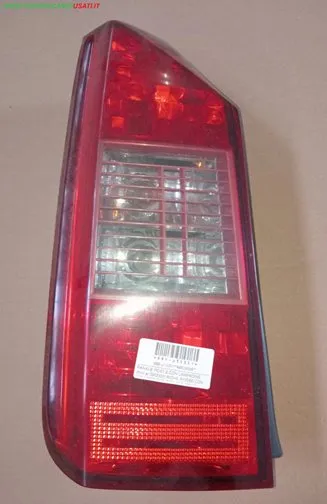 FANALE POST.S.CON LAMPADINE (fino al 09/2005) RIGHE ROSSE CON INT. NERO FIAT IDEA (350-2S/4D)