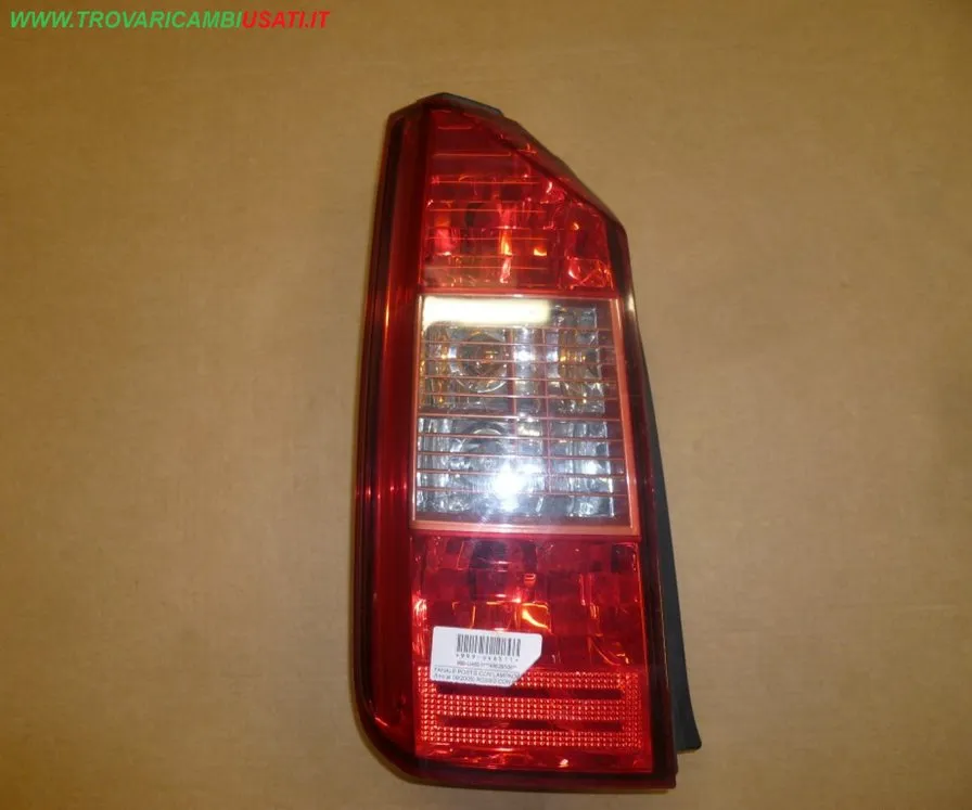 FANALE POST.S.CON LAMPADINE (fino al 09/2005) ROSSO CON RIGHE ROSSE FIAT IDEA (350-2S/4D)