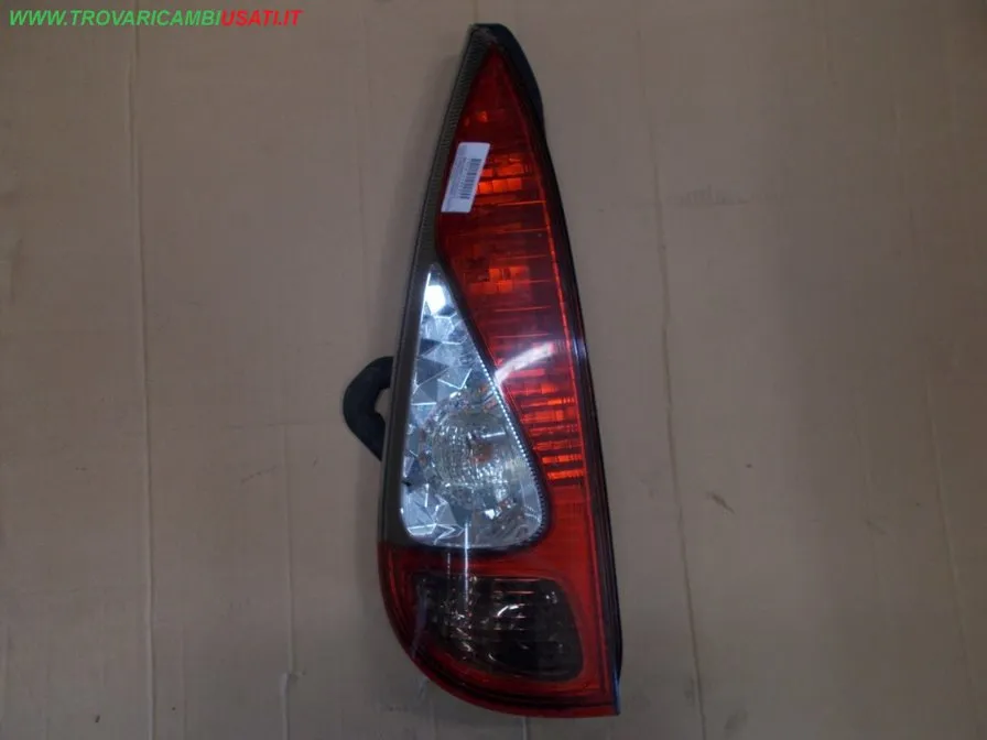 FANALE POST.S.(dal 02/2003) TOYOTA YARIS Verso (NCP20)