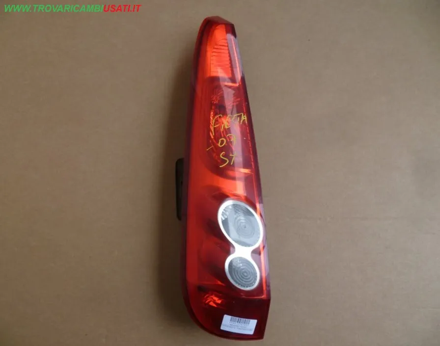 FANALE POST.S. FORD FIESTA (CBK)