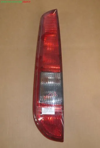 FANALE POST.S. FRECCIA FUME FORD FOCUS 3p / 5p / Style Wagon