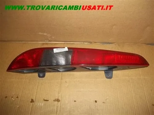 FANALE POST.S. FRECCIA FUME FORD FOCUS (CAP) 3p / 5p / Style Wagon