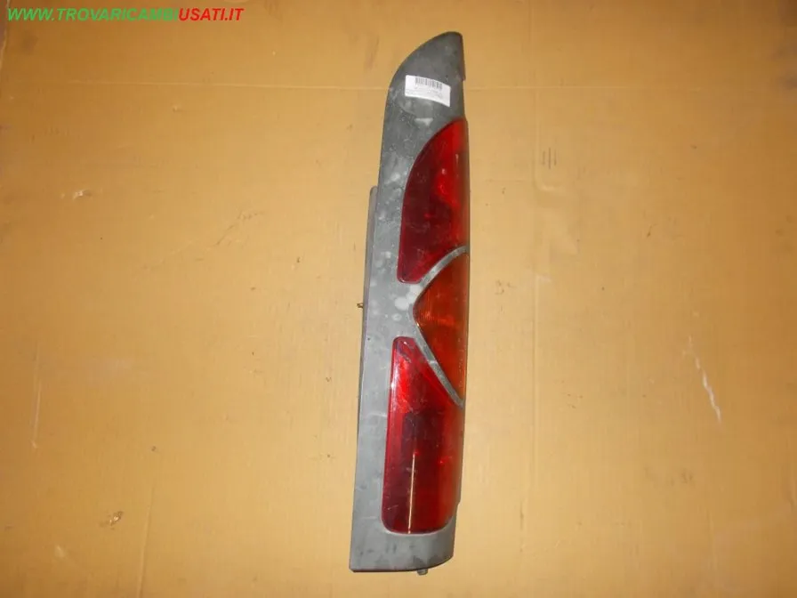 FANALE POST.S. NERO 2 PORTE RENAULT KANGOO (K76)