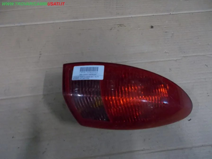 FANALE POST.S.(parte est.) ALFA ROMEO 147 (937-W8)