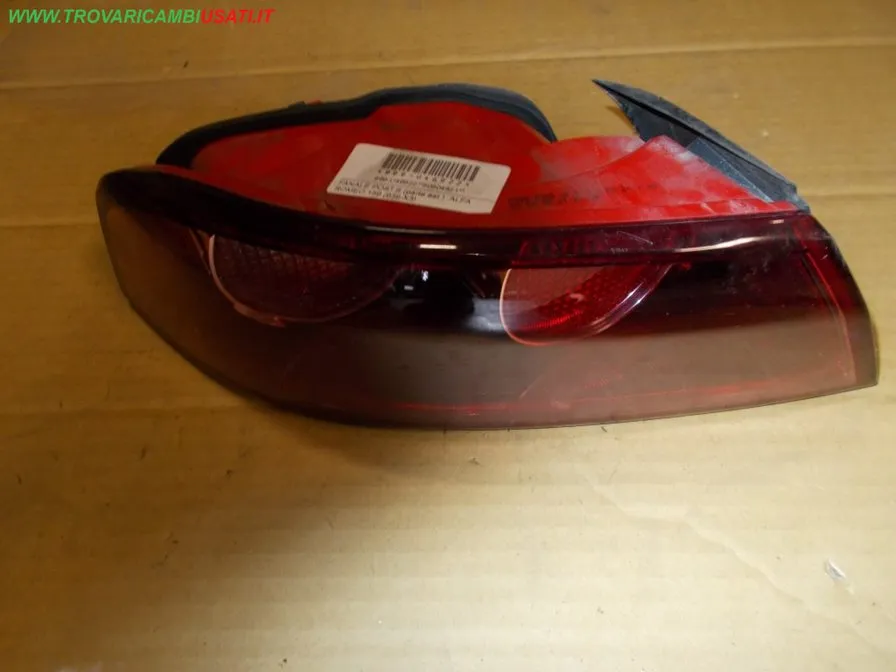 FANALE POST.S.(parte est.) ALFA ROMEO 159 (939-X3)