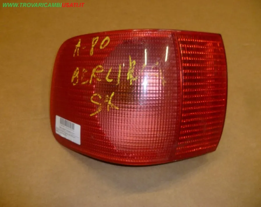 FANALE POST.S(parte est,HELLA) BERL. AUDI 80 (8C)