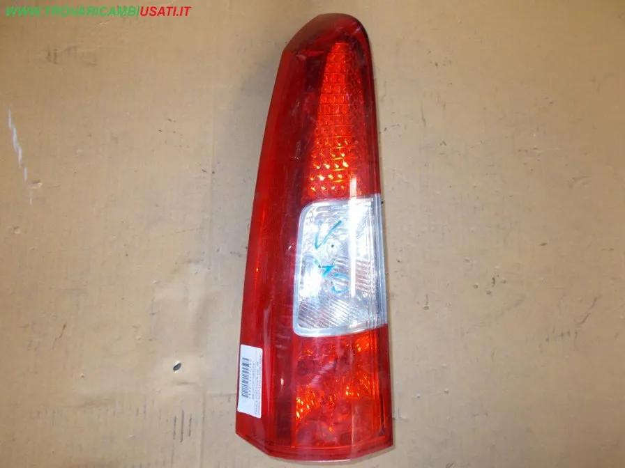 FANALE POST.S.(parte sup., dal 07/2004) RESTYLING LUCIDO VOLVO V70