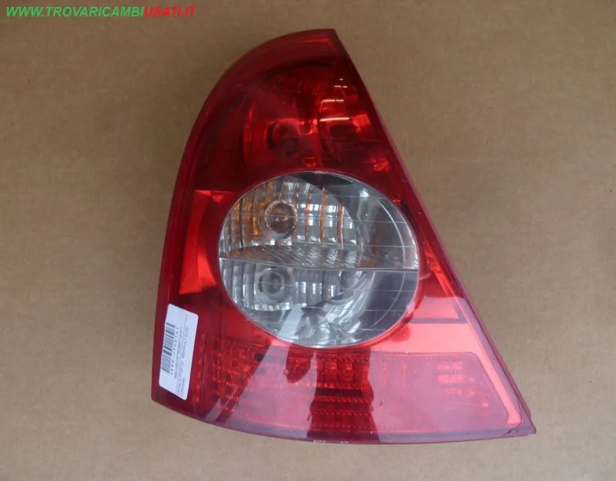 FANALE POST.S. RENAULT CLIO (C65/B65)