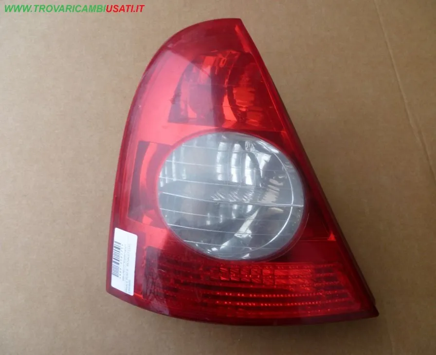 FANALE POST.S. RENAULT CLIO (C65/B65)