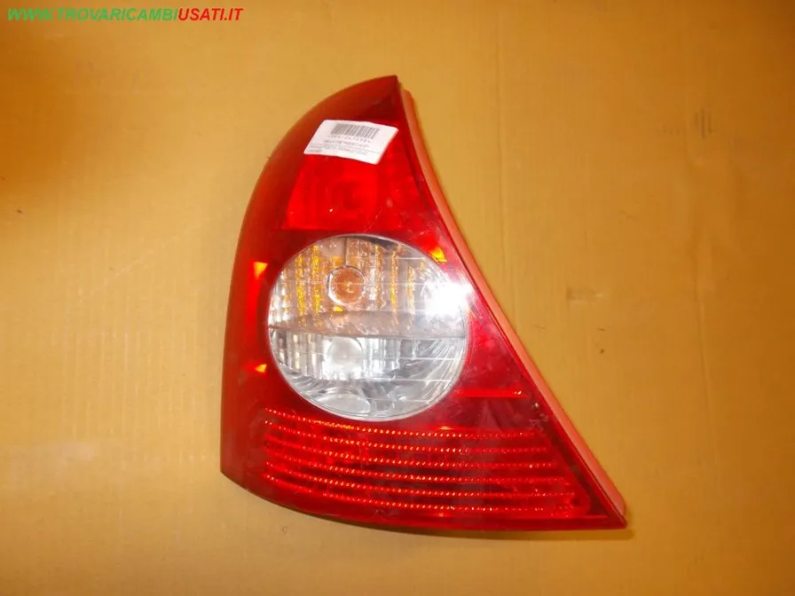 FANALE POST.S. RENAULT CLIO (C65/B65)