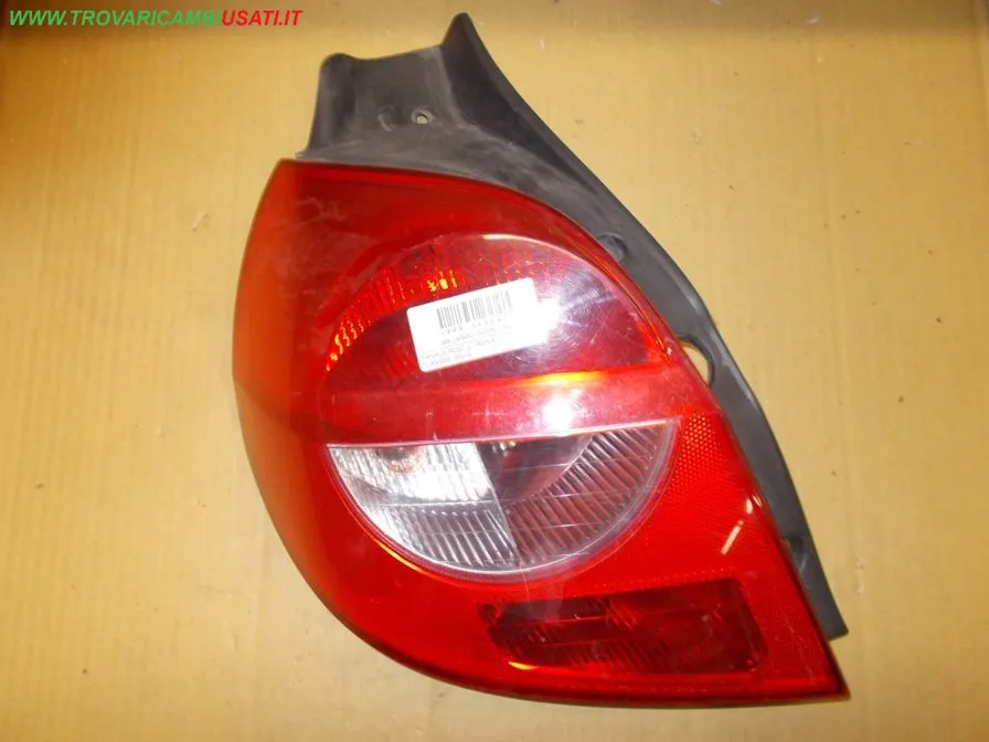 FANALE POST.S. RENAULT CLIO (C65/B65) Storia