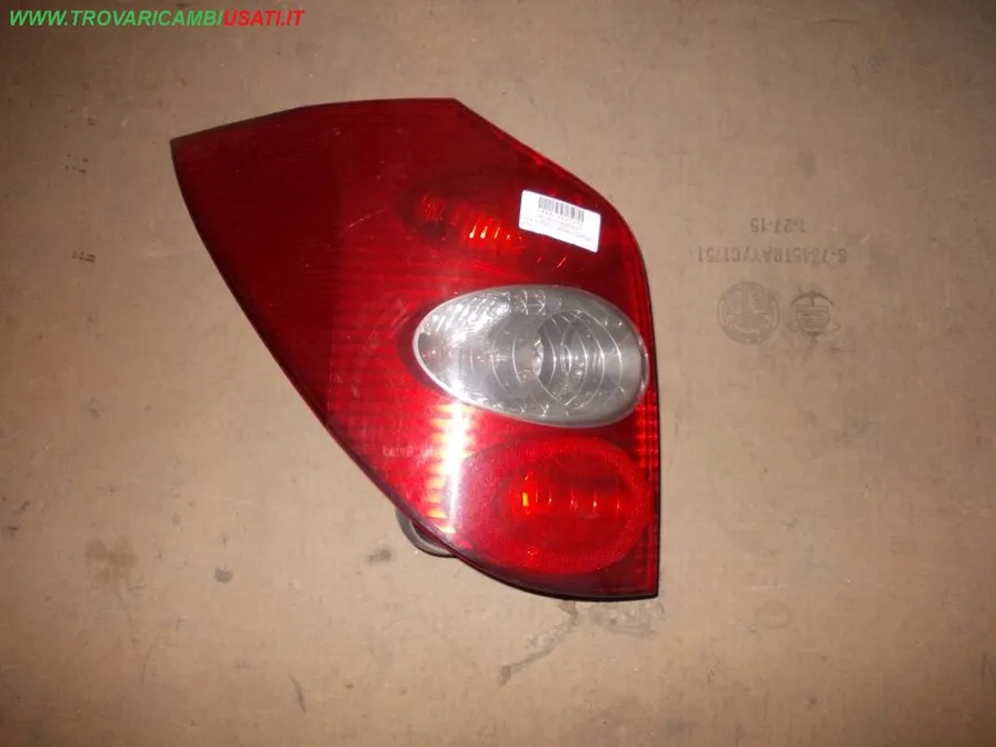 FANALE POST.S. RENAULT LAGUNA (B74/K74)