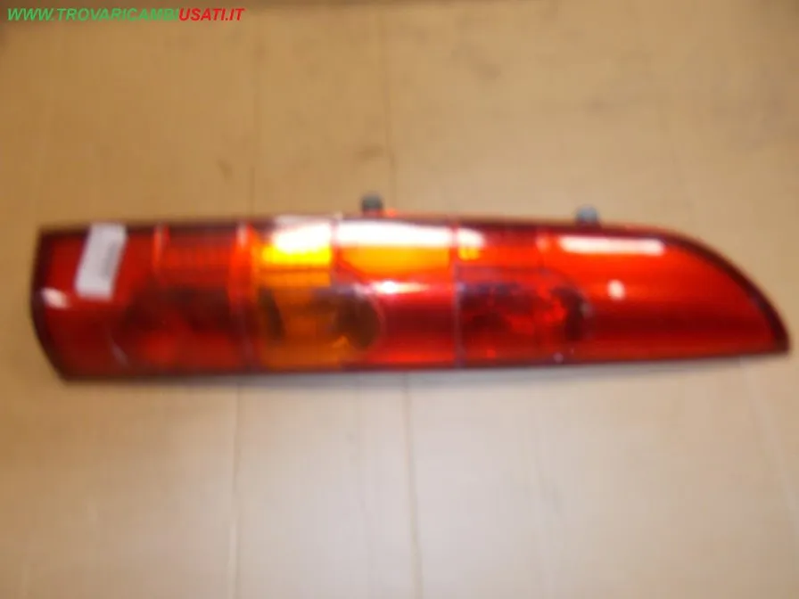 FANALE POST.S. ROSSO/ARANCIO/ROSSO 03 RENAULT KANGOO (K76)