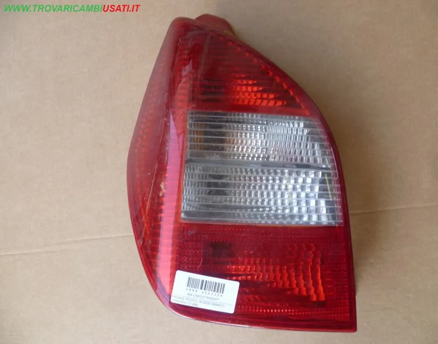 FANALE POST.S. ROSSO BIANCO CITROEN C2 (A6)
