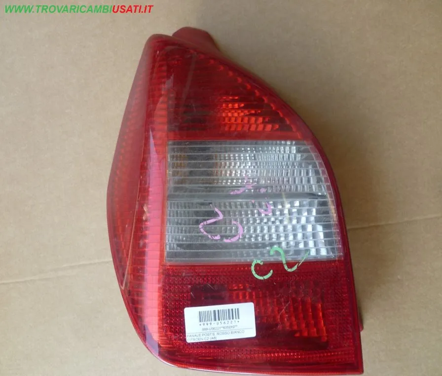 FANALE POST.S. ROSSO BIANCO CITROEN C2 (A6)