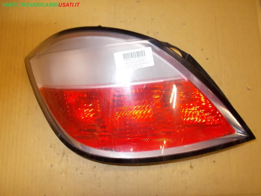FANALE POST.S. ROSSO BIANCO OPEL ASTRA (A04) 5p / SW