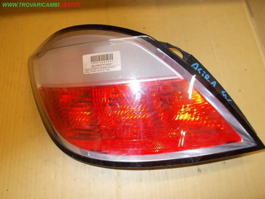 FANALE POST.S. ROSSO BIANCO OPEL ASTRA (A04) 5p / SW