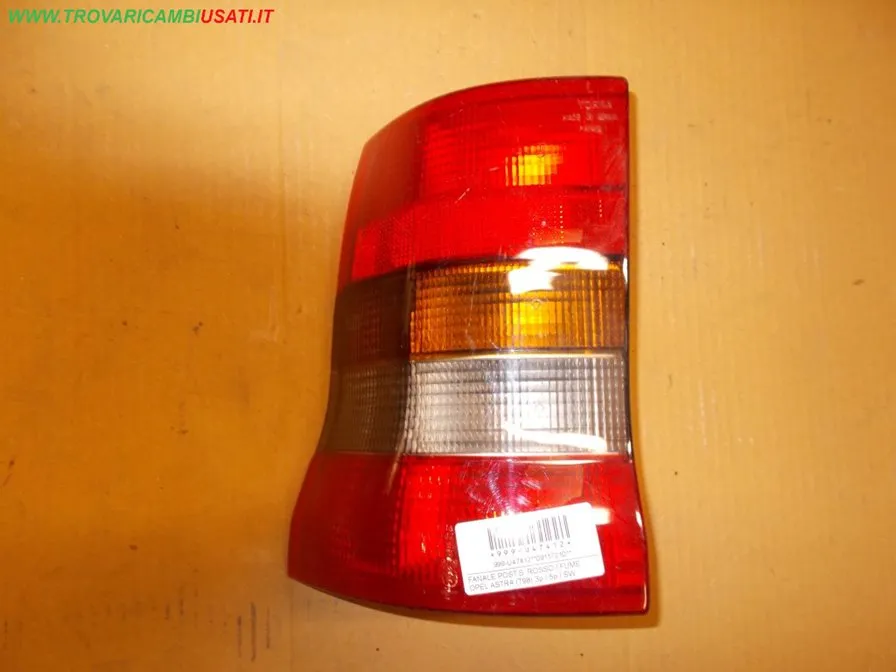 FANALE POST.S. ROSSO / FUME OPEL ASTRA (T98) 3p / 5p / SW