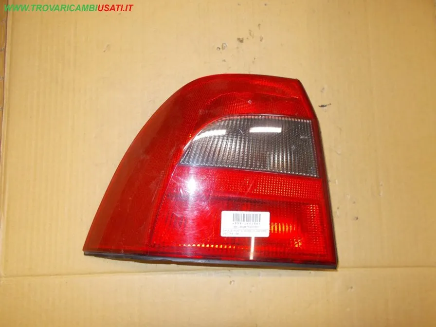 FANALE POST.S. ROSSO FUME OPEL VECTRA (J96)