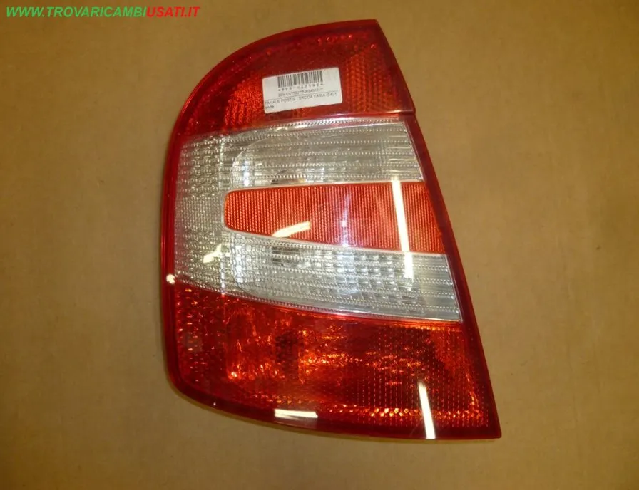 FANALE POST.S. SKODA FABIA (54) 5 porte