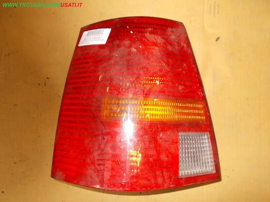 FANALE POST.S. SW VOLKSWAGEN BORA (1J) 4 porte