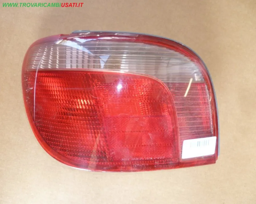 FANALE POST.S. TOYOTA YARIS (XP10) 3 porte / 5 porte