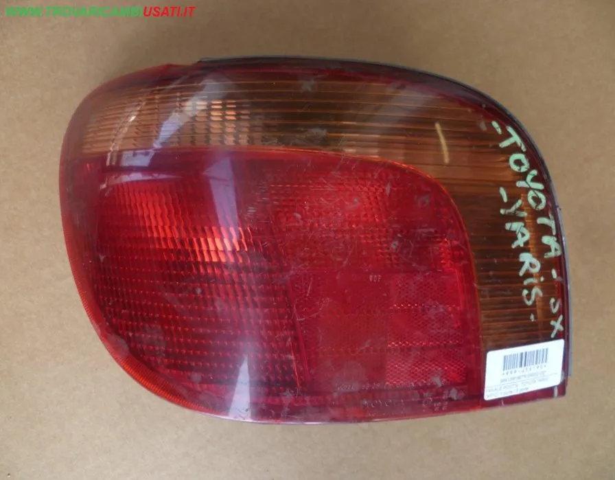 FANALE POST.S. TOYOTA YARIS (XP10) 3 porte / 5 porte